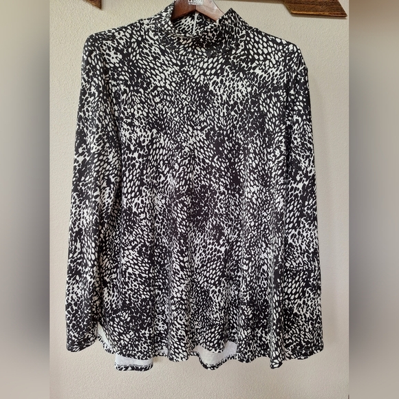 Chico's Womens Mock Neck Long Sleeve Pullover. Black/White. Size 3 (XL) - Picture 1 of 7